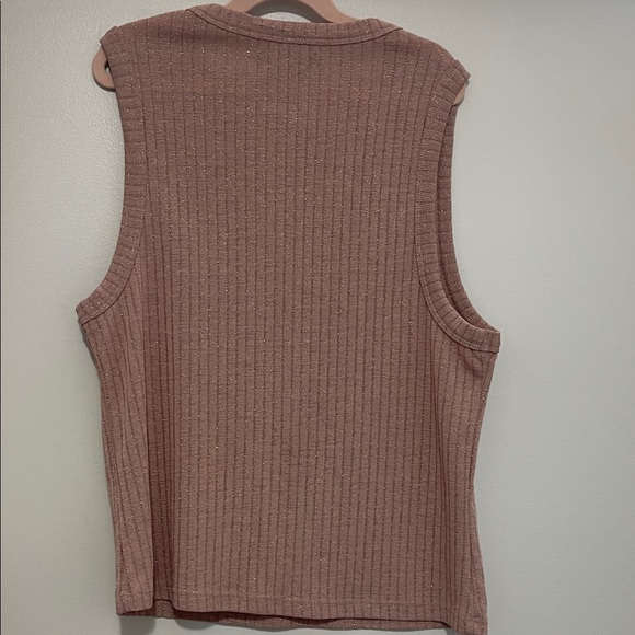 Reserved Mauve Ribbed Muscle Tee - Picture 4 of 8